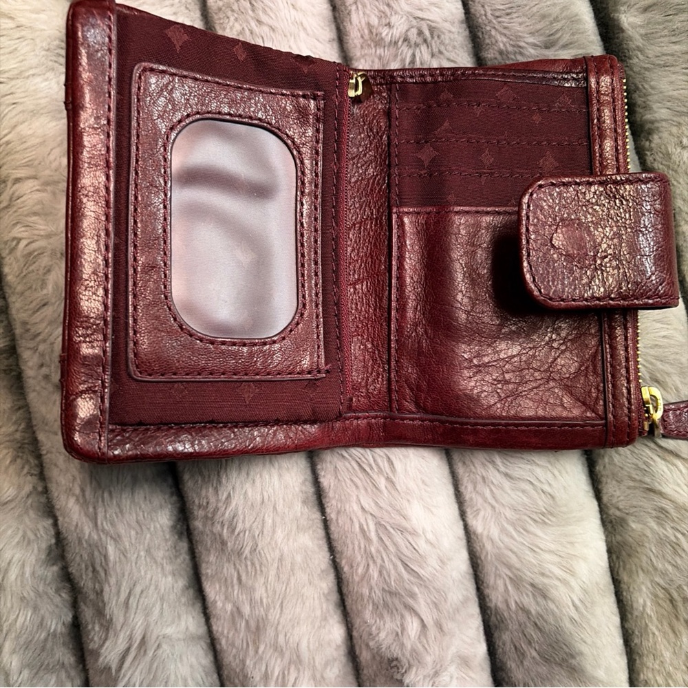Vintage Fossil Emory Red Lamb Leather wallet clutch, multiple card, pocket. - Picture 2 of 6